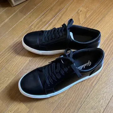 블랙 스니커즈 합성 피혁