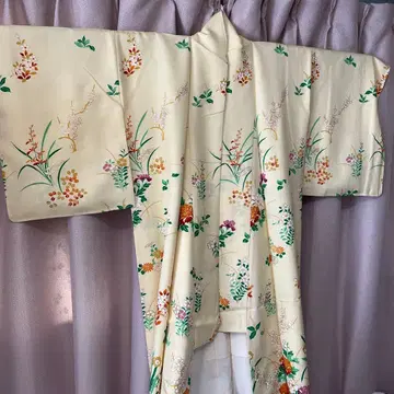 달걀색 사계절 꽃 츠케사게 코몬