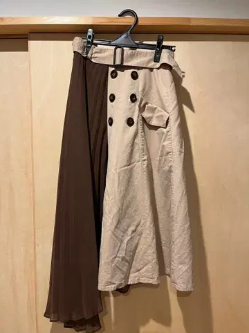 S 사이즈 이소재 롱 스커트