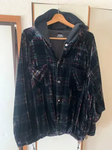 ZARA 벨벳풍 체크 후드 부착 셔츠 자켓