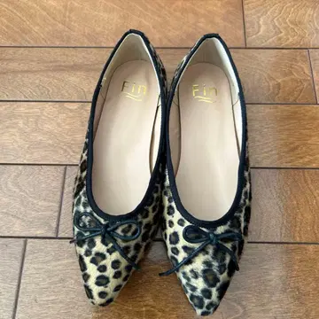 Fin 레오파드 무늬 플랫슈즈