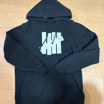 UNDEFEATED 블랙 후드티