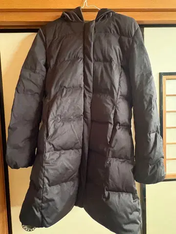 후드 부착 다운 코트