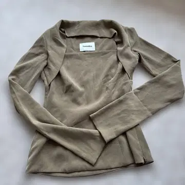 Nanushka 베이지 긴팔 상의