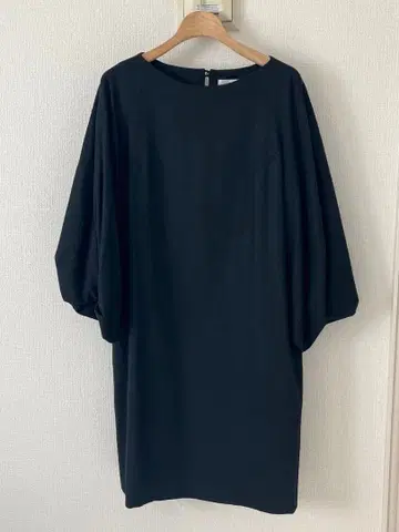 ADORE S 사이즈 벌룬 슬리브 블랙 원피스