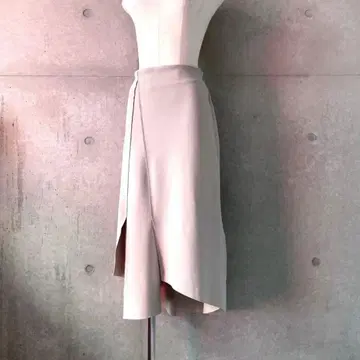 하자품 택 포함 새상품 불규칙 헴 디자인 내로우 스커트 샌드 베이지 M