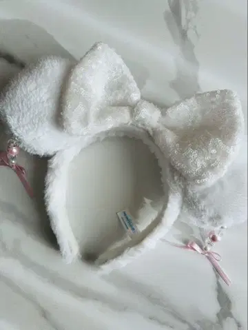 디즈니 화이트 폼폼 머리띠 리본