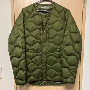 uniqlo 화이트 마운티니어링 퀼팅 자켓 다운