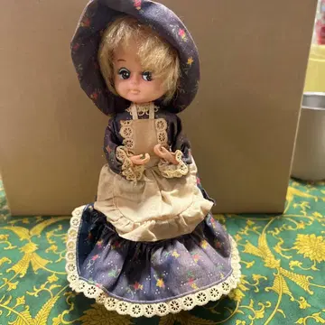 플라워 프린트 드레스 인형