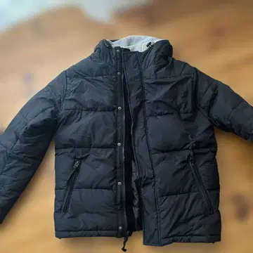 AMERICAN EAGLE 블랙 점퍼 S