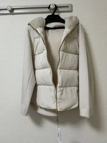 후드 부착 베이지 코트 사이즈 38 야마다야 MEDOC