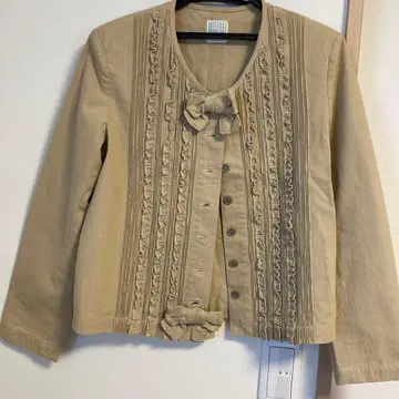 카네코 이사오 베이지 노카라 자켓 프릴 포함