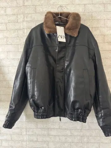 ZARA 블랙 가죽 자켓 S 사이즈