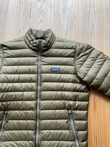 남성용 M 파타고니아 다운 자켓 내부 카모 무늬 카키