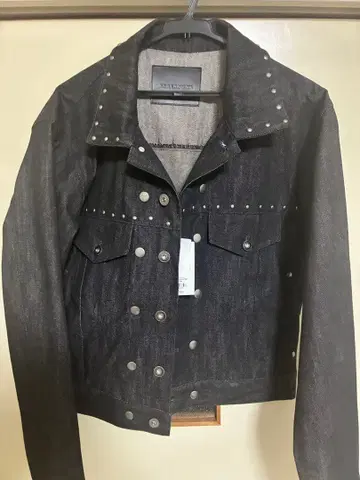 ANDER HUNK 스터드 디자인 리지드 데님 자켓 새상품 완판템
