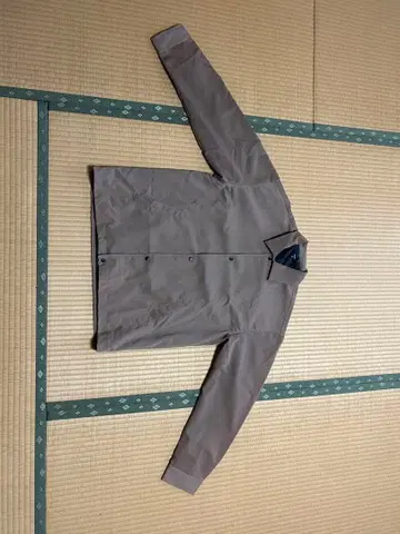 베이지 긴팔 얇은 옷 자켓 M