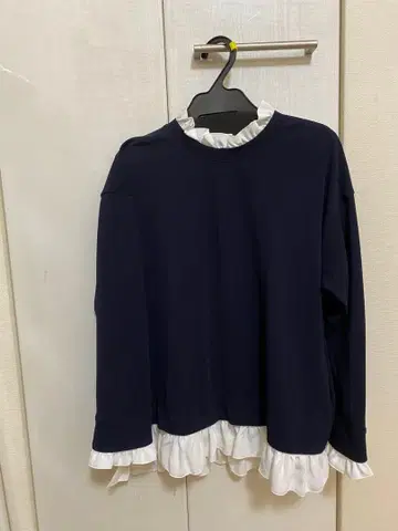 m 프리미어 미사용 택 포함 네이비 프릴 긴팔 상의