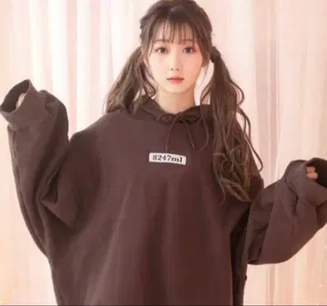 오타니 에미리 Honey Cinnamon 콜라보 후드티