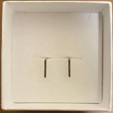 [ 미사용 새상품 ] 블루밍 K10 화이트 골드 귀걸이