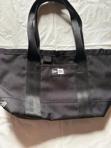 NEW ERA 블랙 토트백