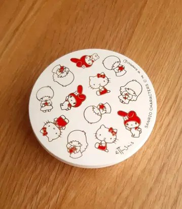 산리오 캐릭터 에뛰드 한정판 파우더 케이스 거울 포함