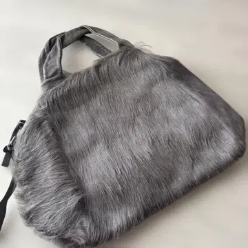 ADORE 아도어 퍼와 가죽 핸드백