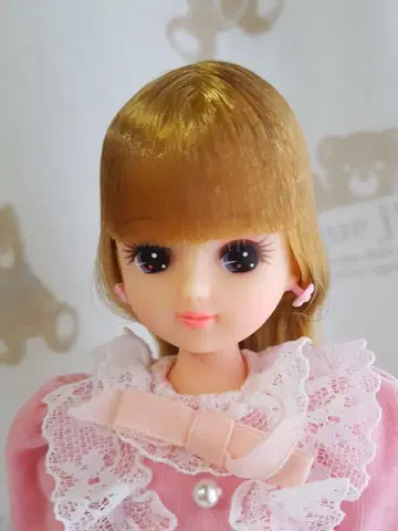 핑크 아이섀도우 리카짱 인형 본체 핑크 드레스