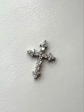 목걸이 탑 크로스 디자인 다이아몬드 플라티나