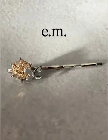 e.m. (이엠) 지르코니아 나비 헤어핀