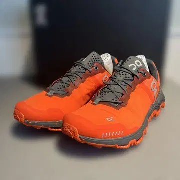 ON 러닝화 오렌지 22cm 얼룩 있음 미사용 새상품