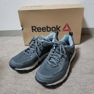 리복 그레이 스니커즈