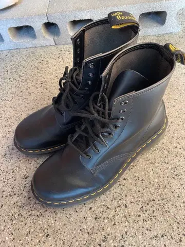 닥터 마틴 블랙 엔지니어 부츠