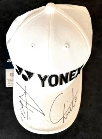 이와이 자매 사인 포함 YONEX 화이트 캡 입니다