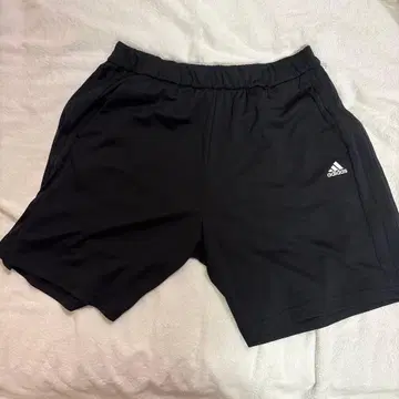 여성용 adidas 하프 팬츠 M 사이즈