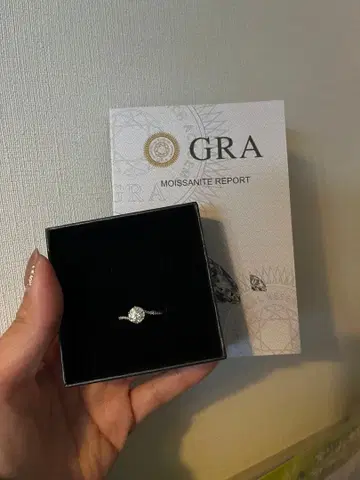 다이아몬드 같은 빛깔 GRA 모이사나이트 반지