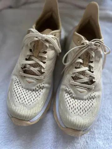 HOKA Bondi 베이지 러닝화 호카오네오네 스니커즈 26cm