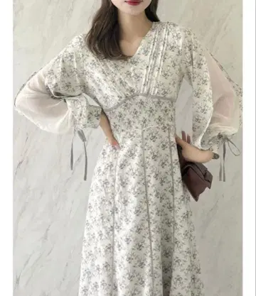 dazzlin 더즈린 핀턱 플라워 원피스 화이트