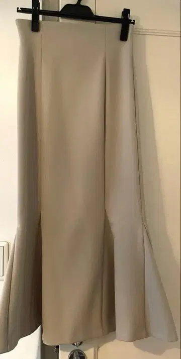 CELFORD 베이지 플레어 스커트 36