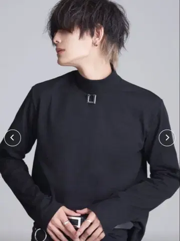 [ ADRER ] 메탈 참 롱 하이넥 탑