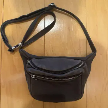 remer 루즈 램 레더 바디 백