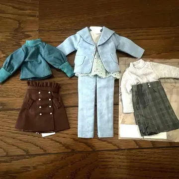 리틀팩토리 27cm 인형 제니 리카짱 캐슬 의류 새상품