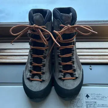 몽벨 트레킹 슈즈 24.5cm