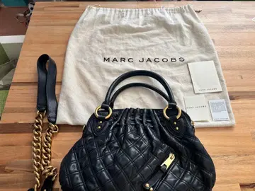 MARC JACOBS 블랙 가죽 숄더백