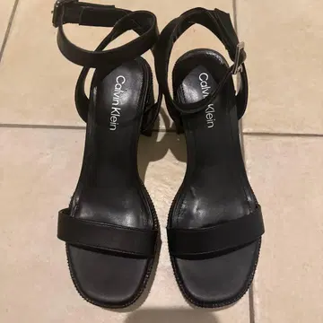 Calvin Klein 사이즈 US 5.5 22.5cm