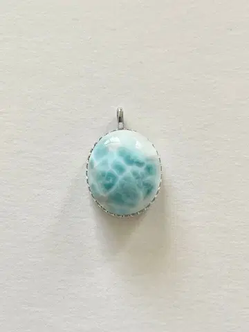 라리마 펜던트 탑