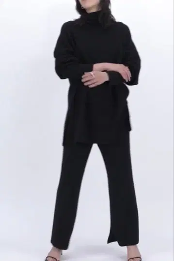 [ 새상품 ] Chaos 시에라 울 터틀넥 니트 팬츠 셋업!