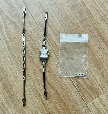 쿼츠 손목시계 스퀘어형 케이스