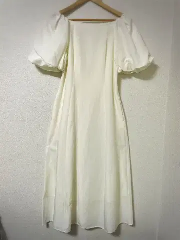 아이보리 퍼프 슬리브 롱 원피스