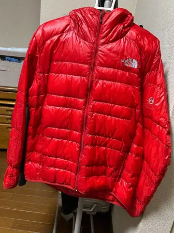 THE NORTH FACE 다운 자켓 레드 후드 수납 봉투 포함