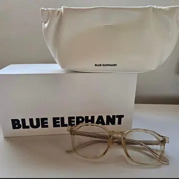 NCT 해찬 착용 모델 BLUEELEPHANT (블루 엘리펀트)